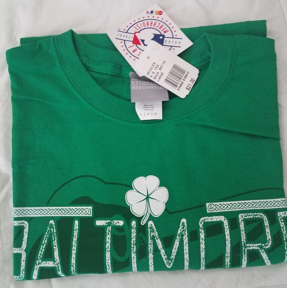GREEN AND WHITE ORIOLES TEE